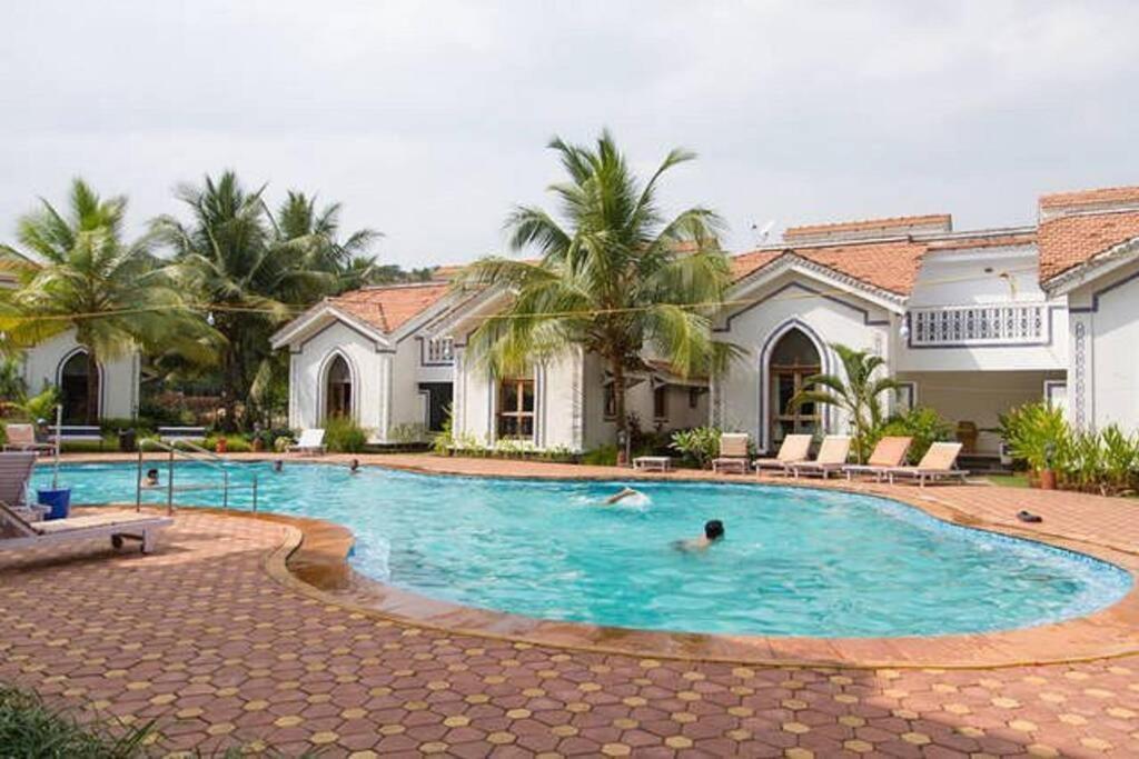Riviera Hermitage Arpora Exterior photo